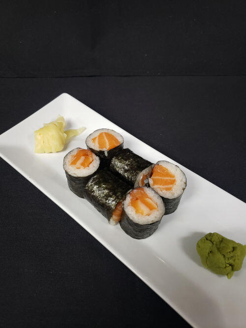 Salmon Maki Roll